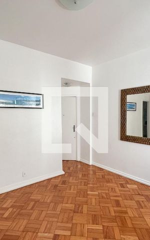 Apartamento para alugar com 80m², 3 quartos e sem vaga Apartamento para alugar com 80m², 3 quartos e sem vagaSala
