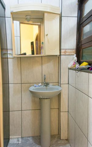 Casa à venda com 173m², 3 quartos e 2 vagas Casa à venda com 173m², 3 quartos e 2 vagasBanheiro da Edícula