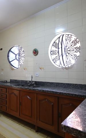 Casa à venda com 300m², 4 quartos e 4 vagas Casa à venda com 300m², 4 quartos e 4 vagasCozinha