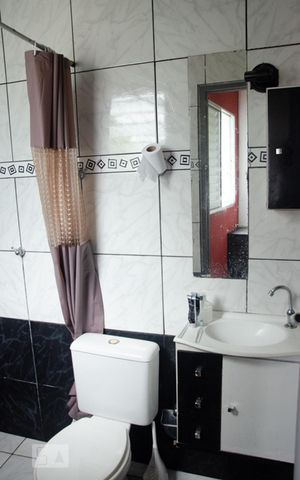 Casa à venda com 130m², 3 quartos e 4 vagasBanheiro da Suíte