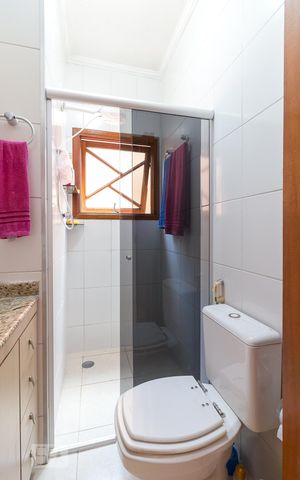 Casa à venda com 183m², 3 quartos e 2 vagasBanheiro quarto 3 suíte