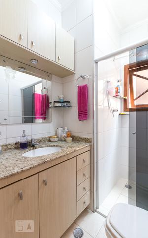 Casa à venda com 183m², 3 quartos e 2 vagasBanheiro quarto 3 suíte