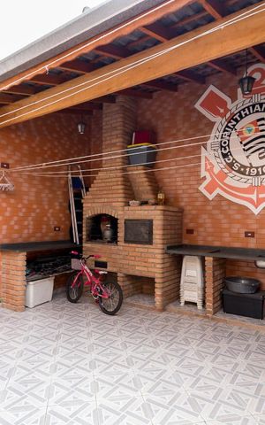 Casa à venda com 183m², 3 quartos e 2 vagasChurrasqueira e quintal