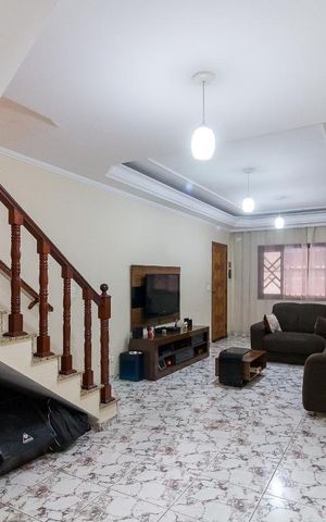 Casa à venda com 183m², 3 quartos e 2 vagasSala