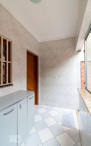 Casa à venda com 183m², 3 quartos e 2 vagasÁrea de serviço