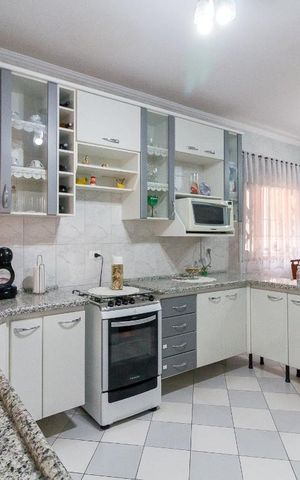 Casa à venda com 183m², 3 quartos e 2 vagasCozinha