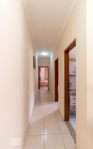 Casa à venda com 183m², 3 quartos e 2 vagasCorredor