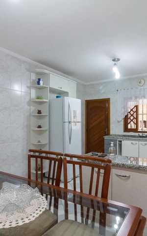 Casa à venda com 183m², 3 quartos e 2 vagasCozinha