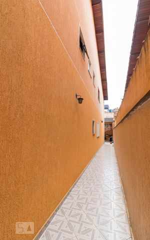 Casa à venda com 183m², 3 quartos e 2 vagasÁrea lateral externa