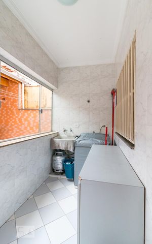 Casa à venda com 183m², 3 quartos e 2 vagasÁrea de serviço