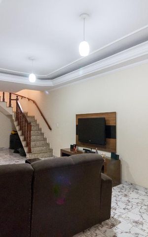 Casa à venda com 183m², 3 quartos e 2 vagasSala