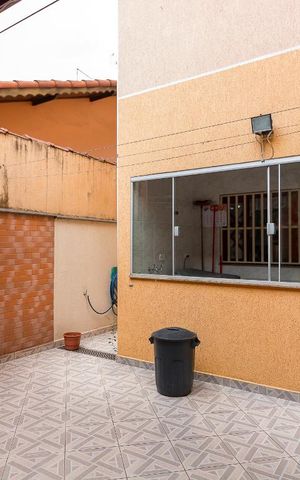 Casa à venda com 183m², 3 quartos e 2 vagasQuintal - fundos