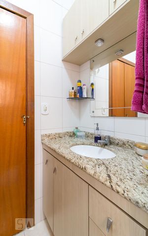 Casa à venda com 183m², 3 quartos e 2 vagasBanheiro quarto 3 suíte