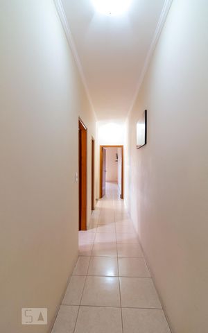 Casa à venda com 183m², 3 quartos e 2 vagasCorredor