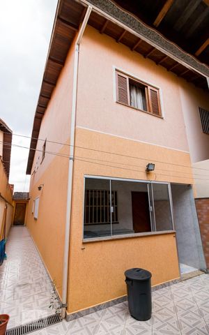 Casa à venda com 183m², 3 quartos e 2 vagasFachada da casa - fundos
