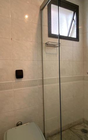 Apartamento à venda com 160m², 4 quartos e 3 vagas Apartamento à venda com 160m², 4 quartos e 3 vagasBanheiro da Suíte 2