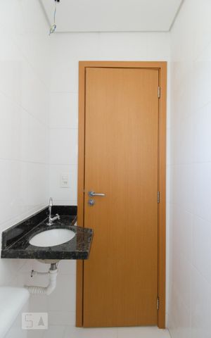 Apartamento à venda com 136m², 3 quartos e 1 vaga Apartamento à venda com 136m², 3 quartos e 1 vagaBanheiro da suíte
