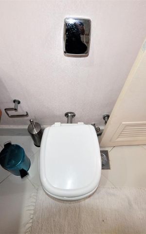 Apartamento à venda com 270m², 3 quartos e 2 vagasBanheiro 