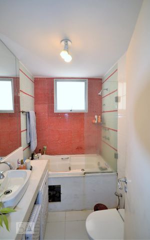 Apartamento à venda com 270m², 3 quartos e 2 vagasBanheiro da Suíte 2