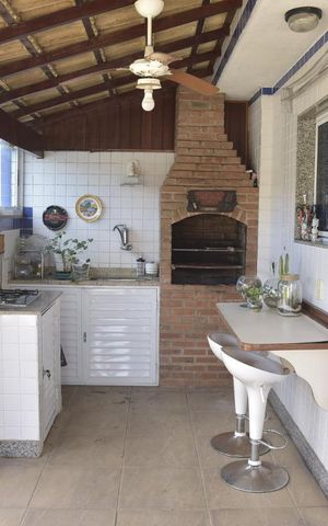 Apartamento à venda com 250m², 4 quartos e 2 vagasChurrasqueira
