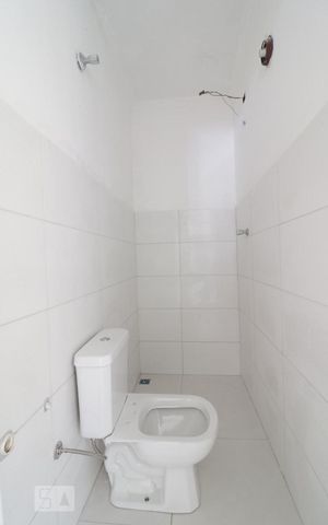 Casa à venda com 150m², 4 quartos e 2 vagas Casa à venda com 150m², 4 quartos e 2 vagasBanheiro 2