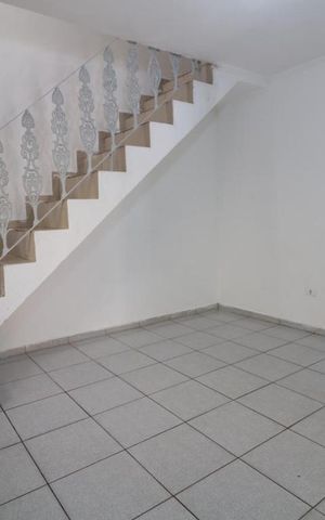Casa à venda com 150m², 4 quartos e 2 vagas Casa à venda com 150m², 4 quartos e 2 vagasCasa 2 - Sala