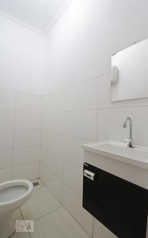 Casa à venda com 150m², 4 quartos e 2 vagas Casa à venda com 150m², 4 quartos e 2 vagasBanheiro 1