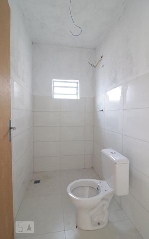Casa à venda com 150m², 4 quartos e 2 vagas Casa à venda com 150m², 4 quartos e 2 vagasBanheiro 1