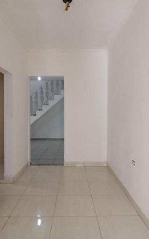 Casa à venda com 150m², 4 quartos e 2 vagas Casa à venda com 150m², 4 quartos e 2 vagasSala de Jantar
