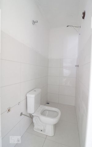 Casa à venda com 150m², 4 quartos e 2 vagas Casa à venda com 150m², 4 quartos e 2 vagasBanheiro 2