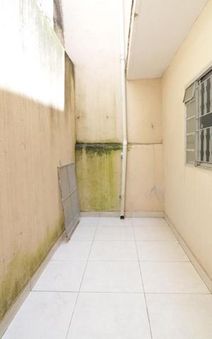 Casa à venda com 150m², 4 quartos e 2 vagas Casa à venda com 150m², 4 quartos e 2 vagasArea de serviço