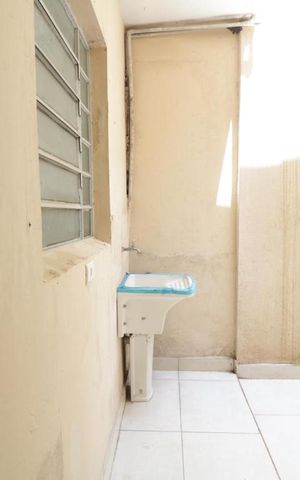 Casa à venda com 150m², 4 quartos e 2 vagas Casa à venda com 150m², 4 quartos e 2 vagasArea de serviço