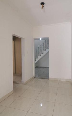 Casa à venda com 150m², 4 quartos e 2 vagas Casa à venda com 150m², 4 quartos e 2 vagasSala de Jantar
