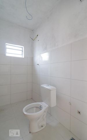 Casa à venda com 150m², 4 quartos e 2 vagas Casa à venda com 150m², 4 quartos e 2 vagasBanheiro 1