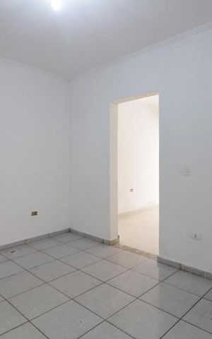 Casa à venda com 150m², 4 quartos e 2 vagas Casa à venda com 150m², 4 quartos e 2 vagasCasa 2 - Sala