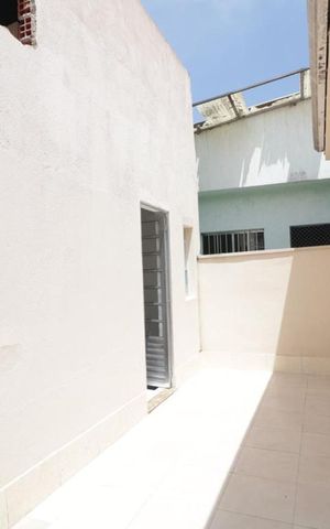 Casa à venda com 150m², 4 quartos e 2 vagas Casa à venda com 150m², 4 quartos e 2 vagasArea externa