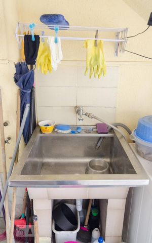 Casa à venda com 110m², 3 quartos e sem vagaLavanderia