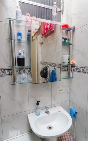 Casa à venda com 110m², 3 quartos e sem vagaBanheiro 1