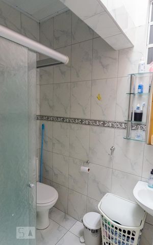 Casa à venda com 110m², 3 quartos e sem vagaBanheiro 1