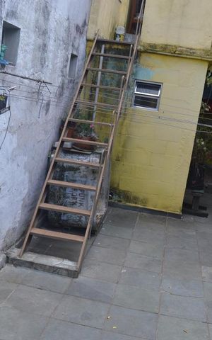 Casa à venda com 155m², 4 quartos e 2 vagasQuintal com edícula