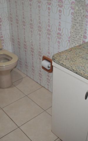 Casa à venda com 155m², 4 quartos e 2 vagasBanheiro