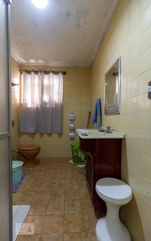 Casa à venda com 250m², 6 quartos e 3 vagas Casa à venda com 250m², 6 quartos e 3 vagasBanheiro Social 1