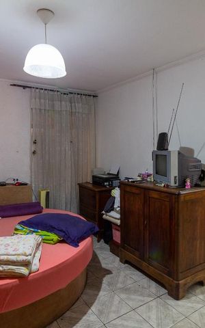 Casa à venda com 250m², 6 quartos e 3 vagas Casa à venda com 250m², 6 quartos e 3 vagasQuarto 2