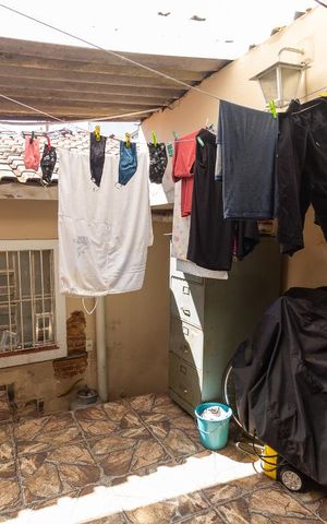 Casa à venda com 250m², 6 quartos e 3 vagas Casa à venda com 250m², 6 quartos e 3 vagasÁrea de Serviço