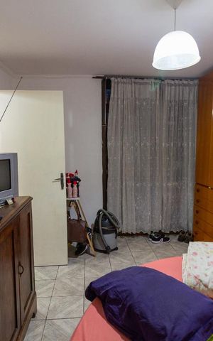 Casa à venda com 250m², 6 quartos e 3 vagas Casa à venda com 250m², 6 quartos e 3 vagasQuarto 2