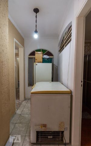 Casa à venda com 250m², 6 quartos e 3 vagas Casa à venda com 250m², 6 quartos e 3 vagasHall