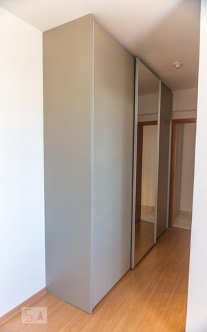 Apartamento para alugar com 100m², 2 quartos e 1 vaga Apartamento para alugar com 100m², 2 quartos e 1 vagaArmário da Suíte