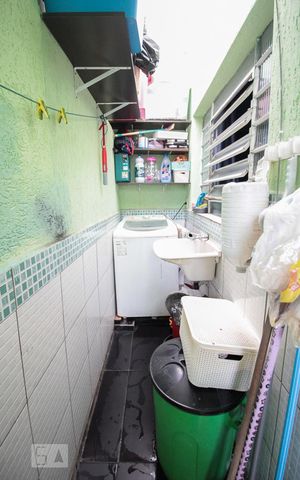 Casa à venda com 95m², 2 quartos e 1 vaga Casa à venda com 95m², 2 quartos e 1 vagaArea de serviço