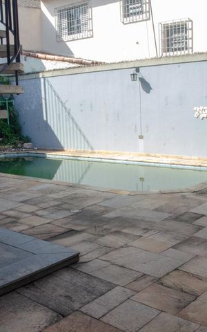 Casa à venda com 432m², 4 quartos e 6 vagasÁrea comum - Piscina