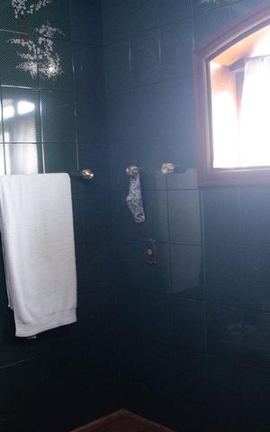 Casa à venda com 432m², 4 quartos e 6 vagasBanheiro da suite 1
